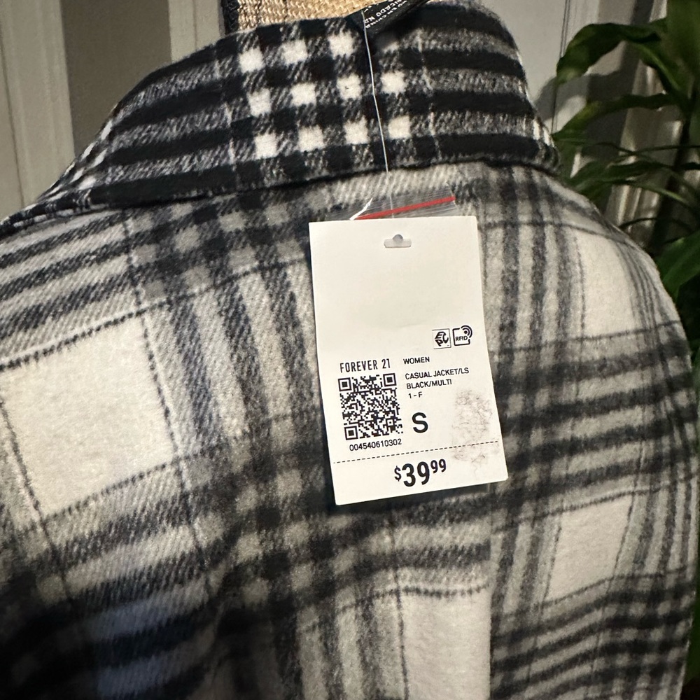 Forever 21 Shacket - Picture 6 of 8